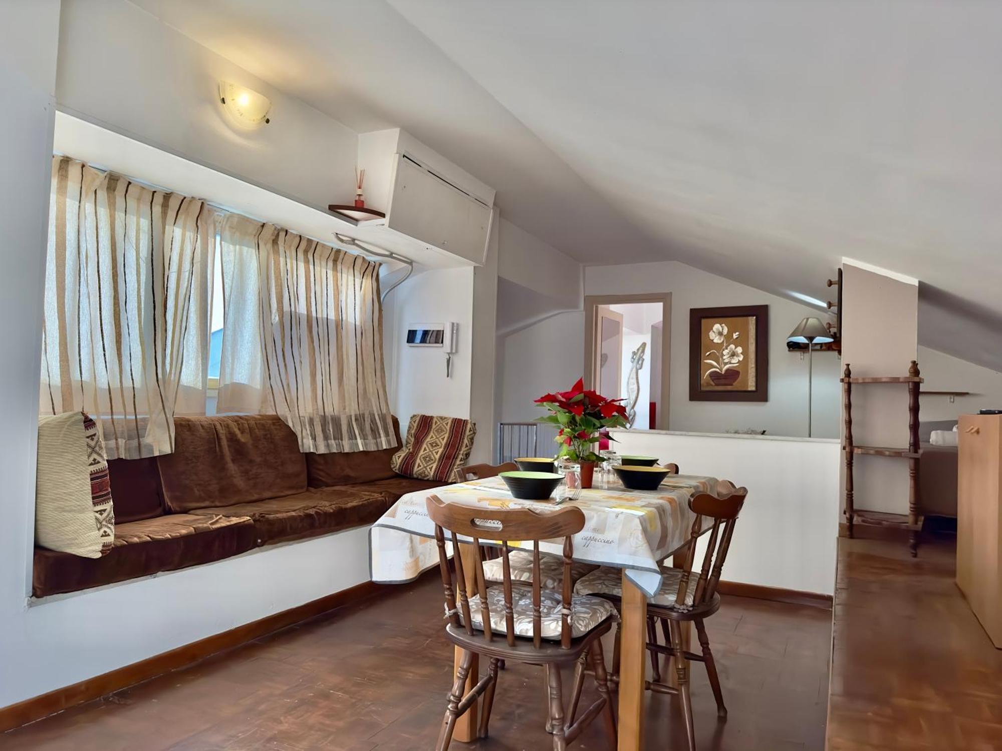 Apartment L'attichetto Con Aria Condizionata-centro Velletri